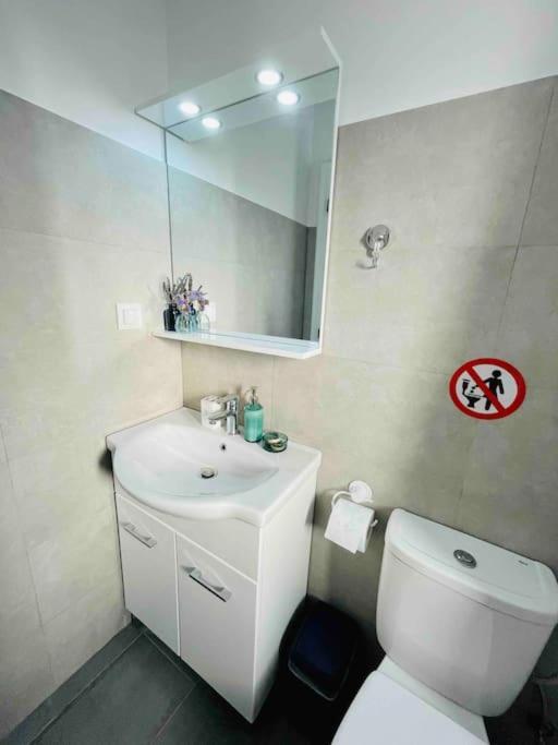 Cozy, Newly Renovated Apartment In Gavrio. Luaran gambar